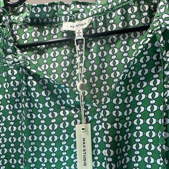NWT Max Studio Green Flutter Short Sleeve Blouse Top Tie‎ Front Pattern Small - Picture 4 of 4